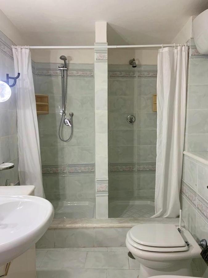Maridea - Camere Con Vista Al Porto Ponza Bagian luar foto