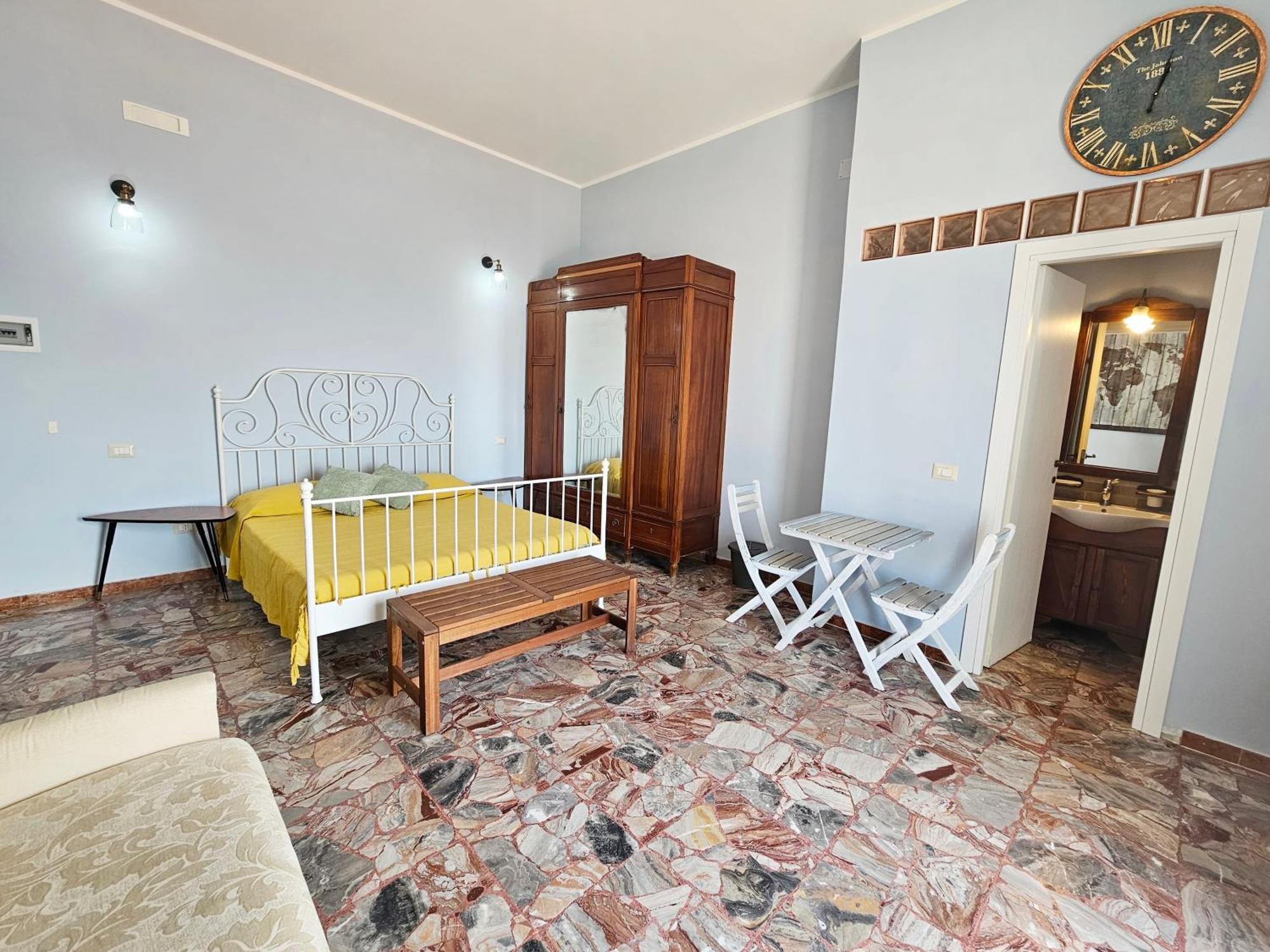Maridea - Camere Con Vista Al Porto Ponza Bagian luar foto